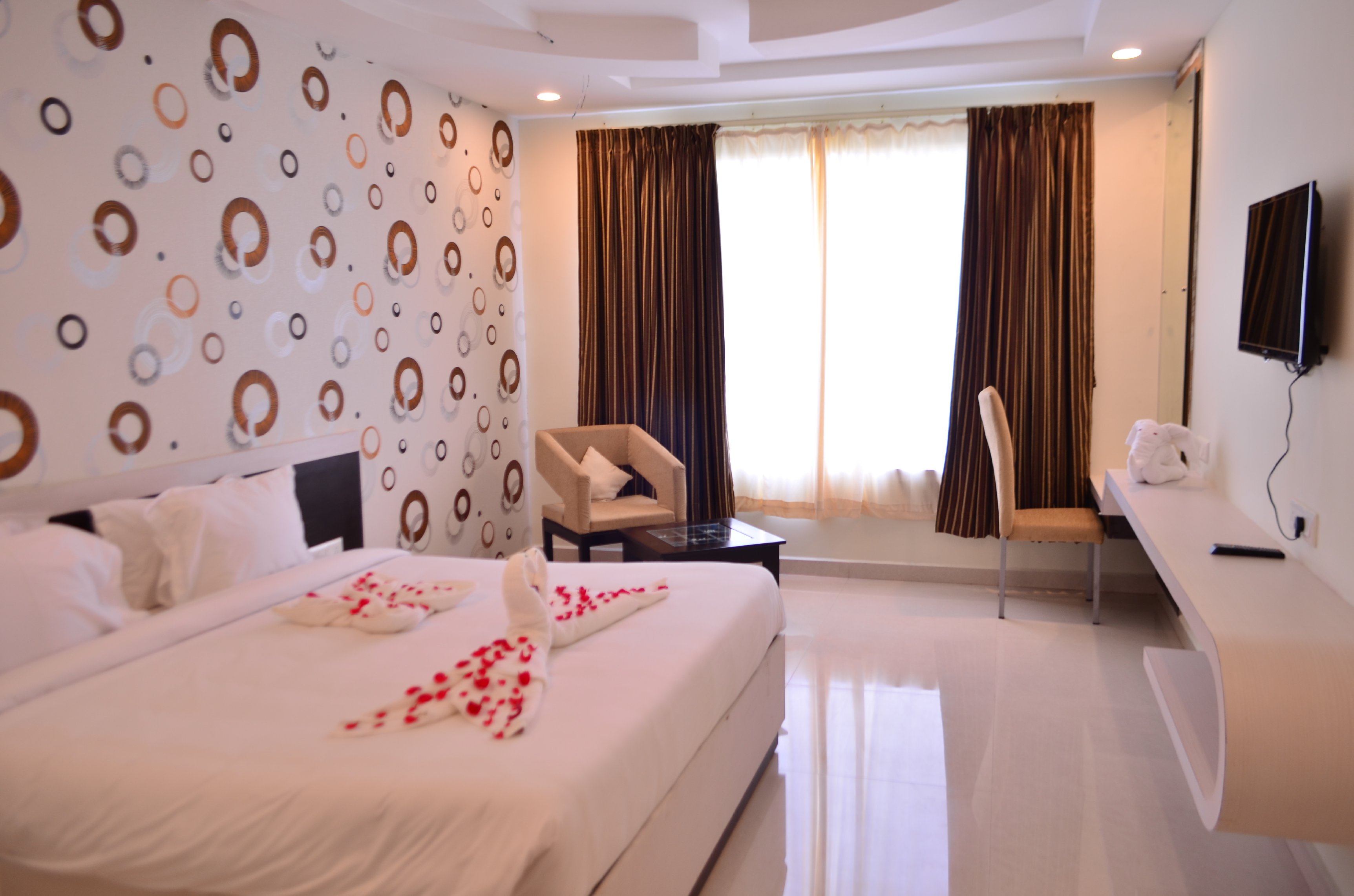 Hotel Aksharadha Room Type - Super Deluxe Double Room