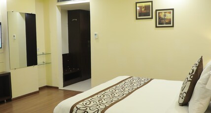 Days Hotel by Wyndham Jalandhar Jyoti Chowk Room Type - 1 King Bed, Mobility Accessible Room, Non-Smoking Days Hotel by Wyndham Jalandhar Jyoti Chowk Room Type - 1 King Bed, Mobility Accessible Room, Non-Smoking