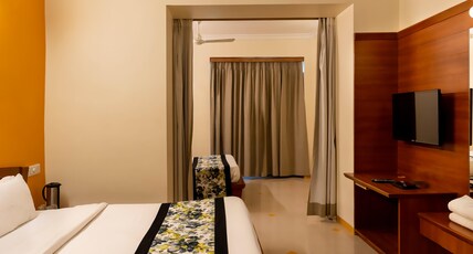 Hotel Sudhir New ( 900 metres from Nakki lake ) Room Type - Family Four Bed AC (Only For Families & Couples) Hotel Sudhir New ( 900 metres from Nakki lake ) Room Type - Family Four Bed AC (Only For Families & Couples)