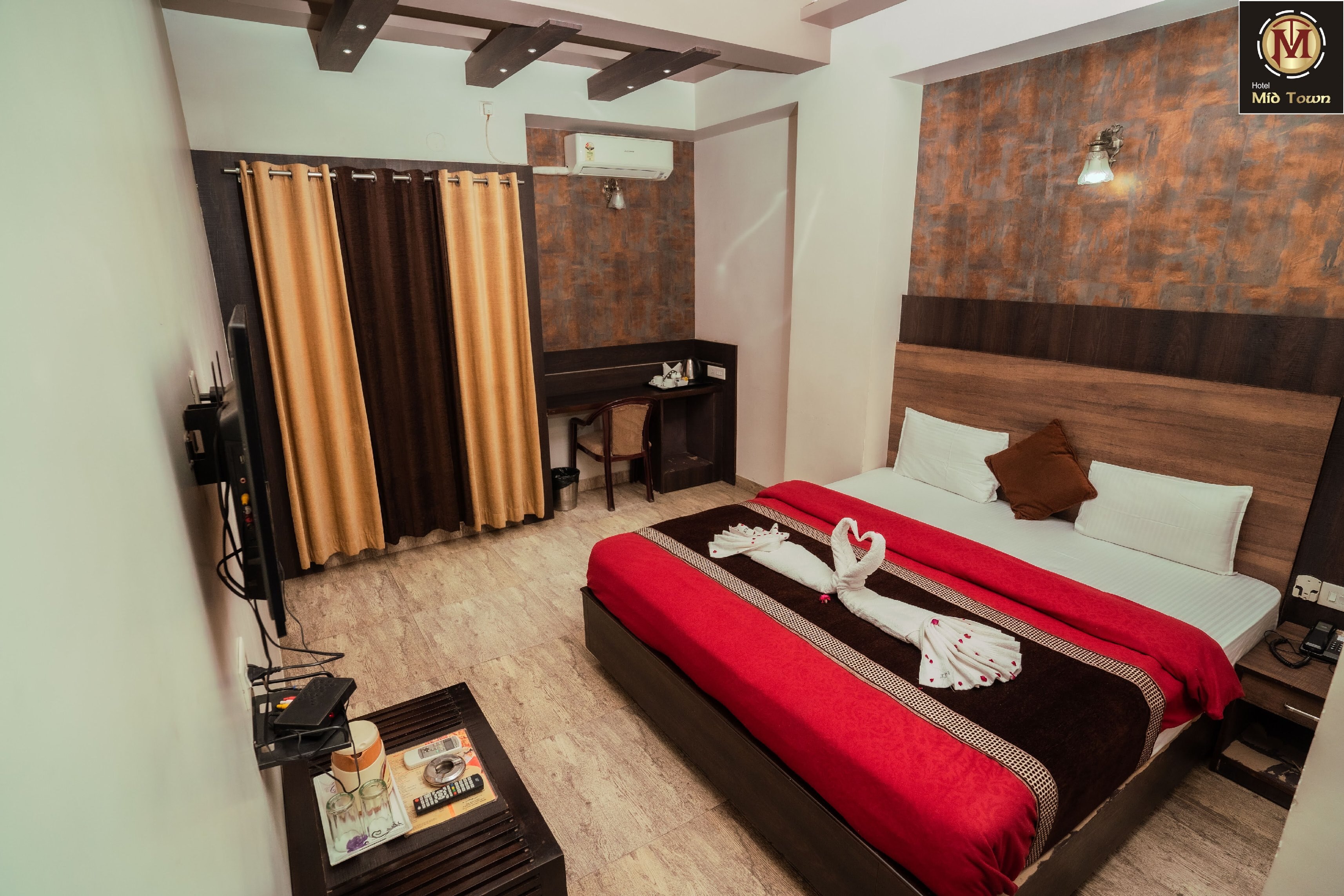 Hotel Mid Town  - Tap to explore photos