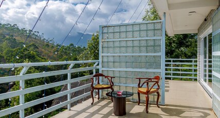 Eterno Capithans Dale Room Type - Tea Estate View Suite Room