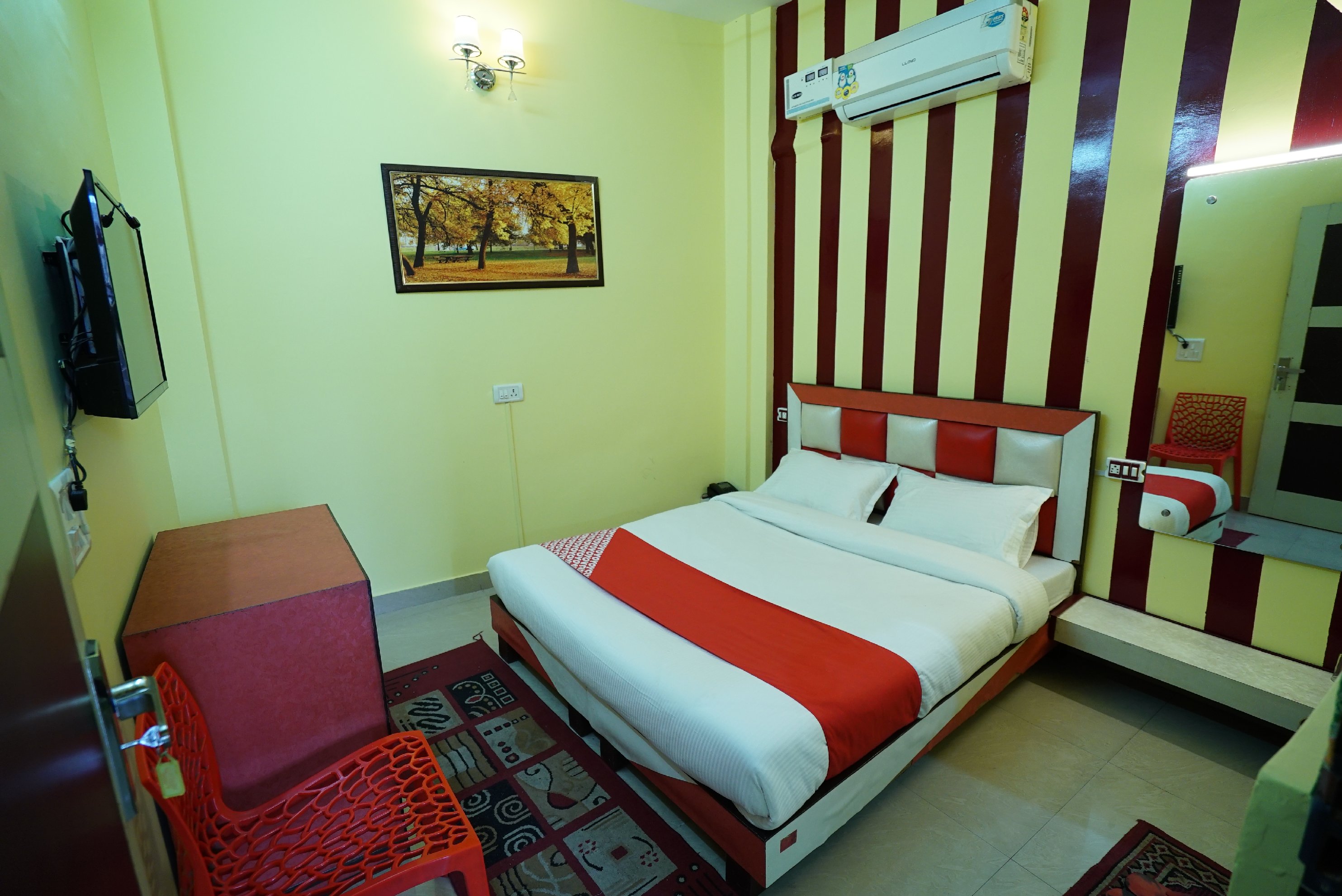 Hotel Alishan Room Type - Deluxe A.C Rooms