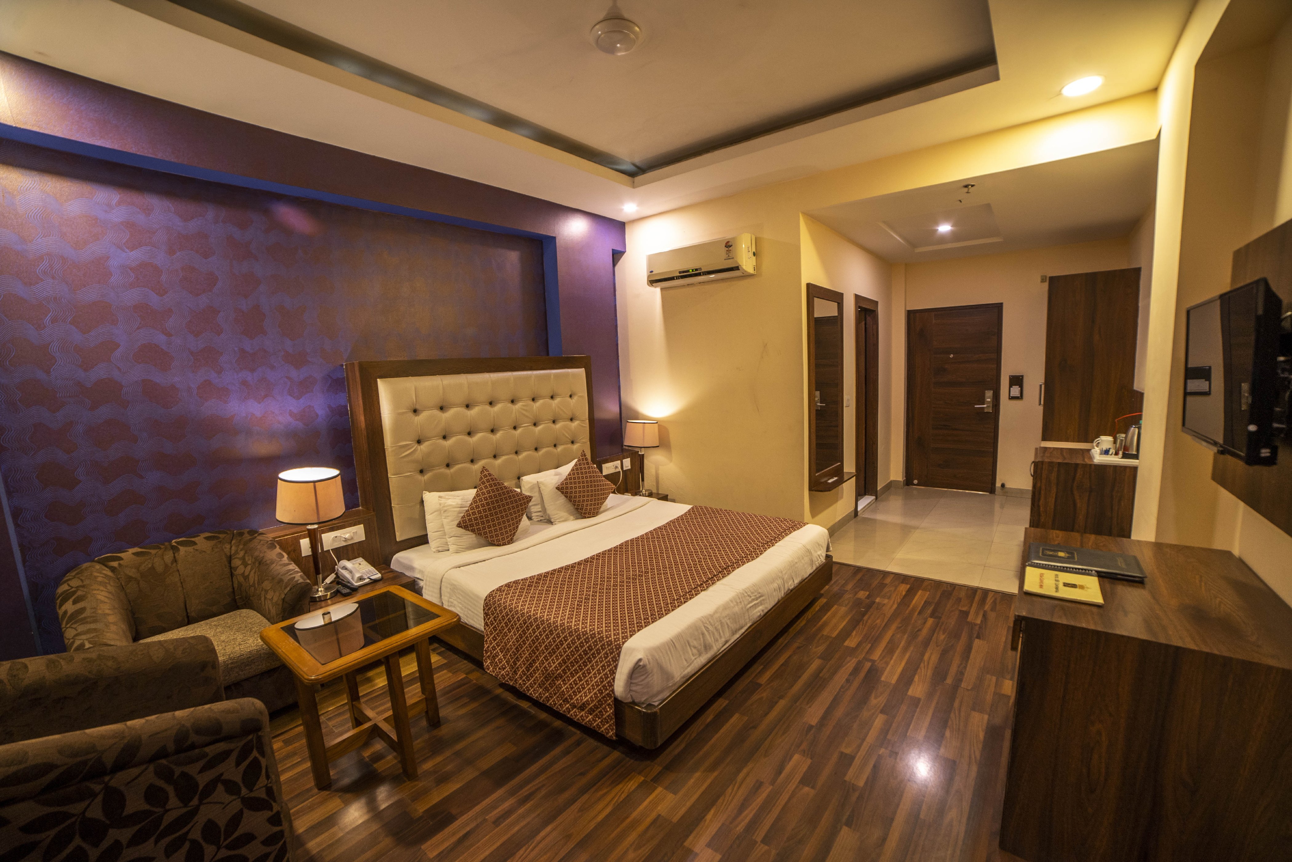 Hotel JSR Continental Room Type - Comfort Room