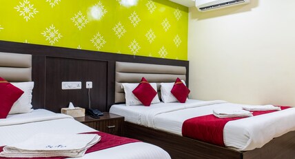 Safa Residency Room Type - Deluxe Triple Room - AC