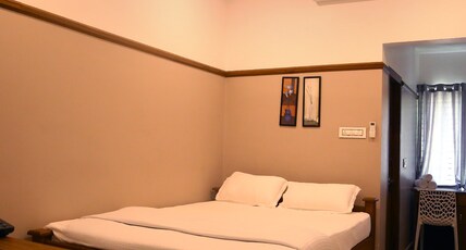 iCon residency Room Type - Deluxe Double Ac Room