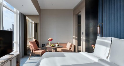 Four Seasons Hotel Mumbai Room Type - Superior Room King Bed