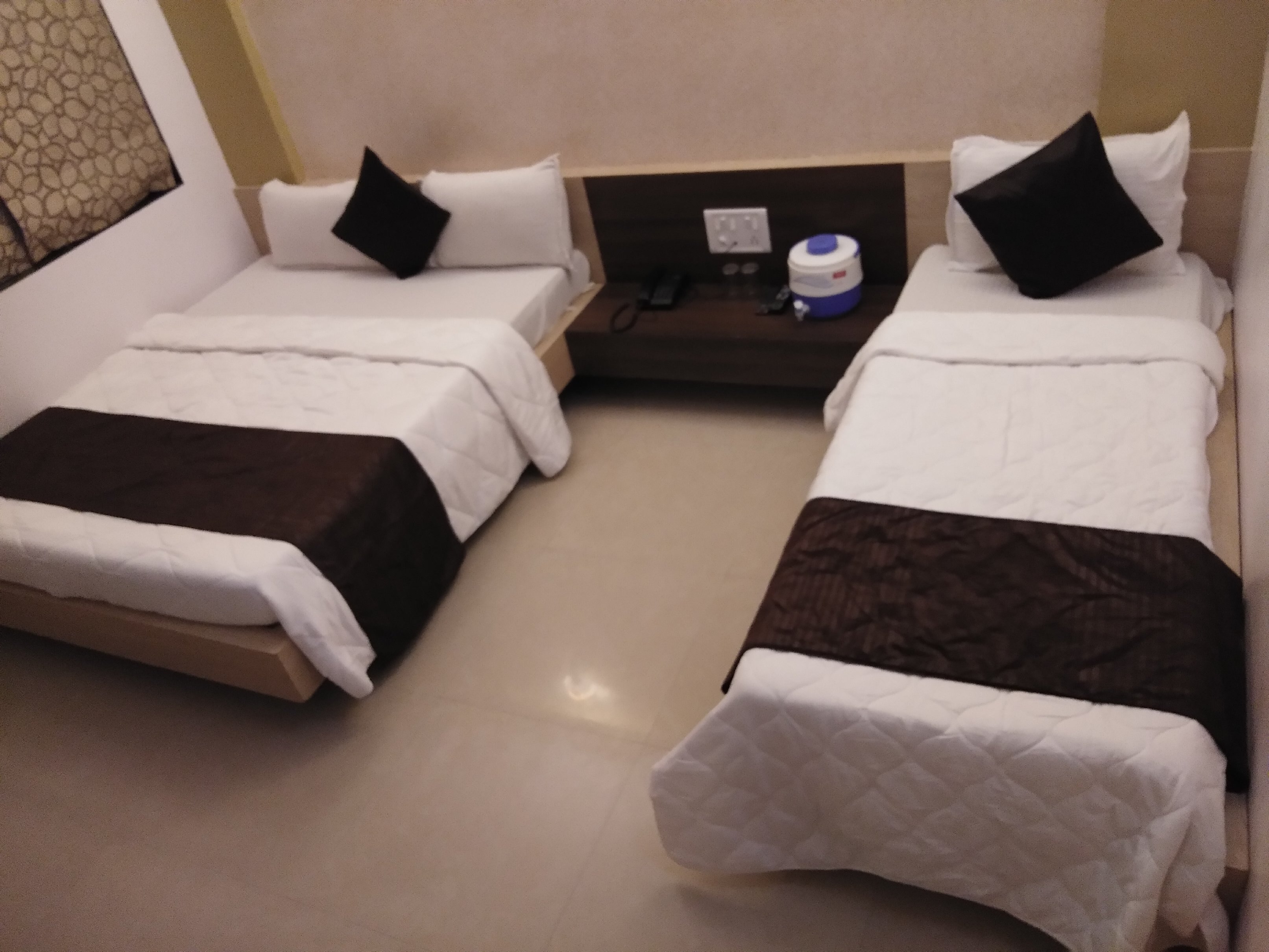 Hotel Somnath Atithigruh - Tap to explore photos