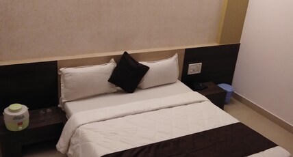 Hotel Somnath Atithigruh Room Type - Double Bed Non AC Room Hotel Somnath Atithigruh Room Type - Double Bed Non AC Room