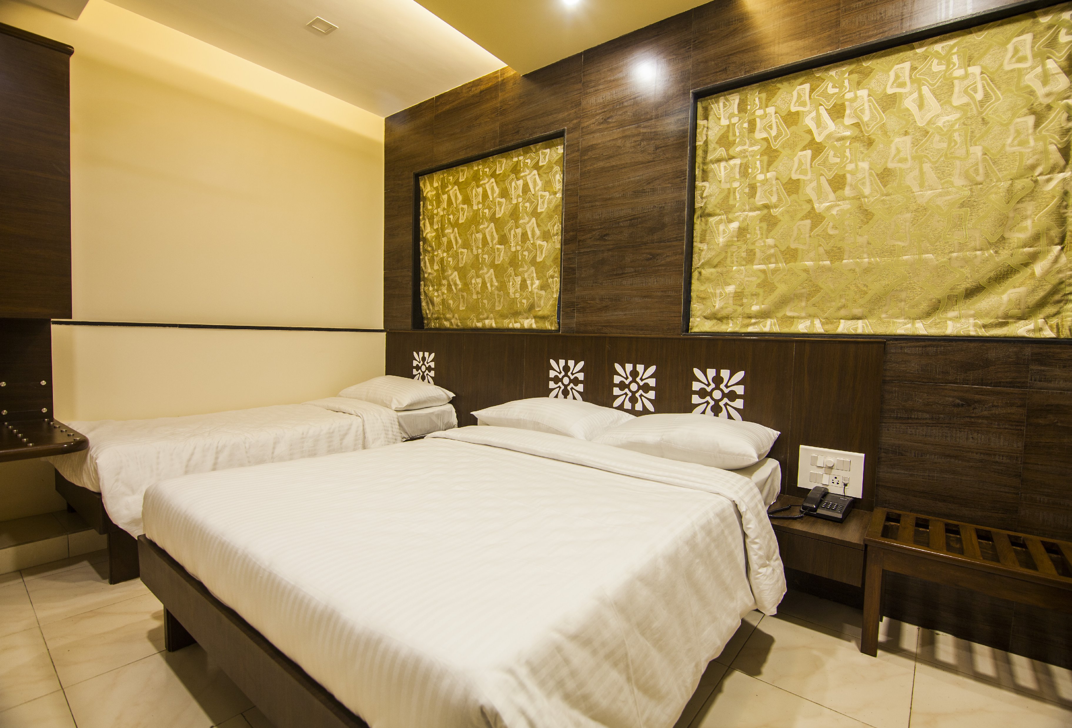 City Guest House - Dadar - Tap to explore photos