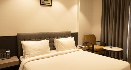 Delite Sarovar Portico Faridabad Room Type - Superior room - 1 Double Bed