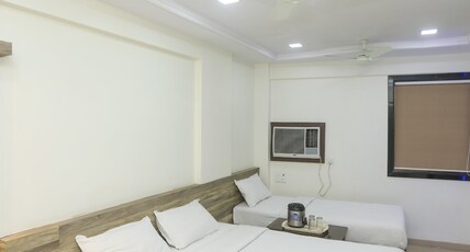 Hotel Mid town Room Type - Triple AC room