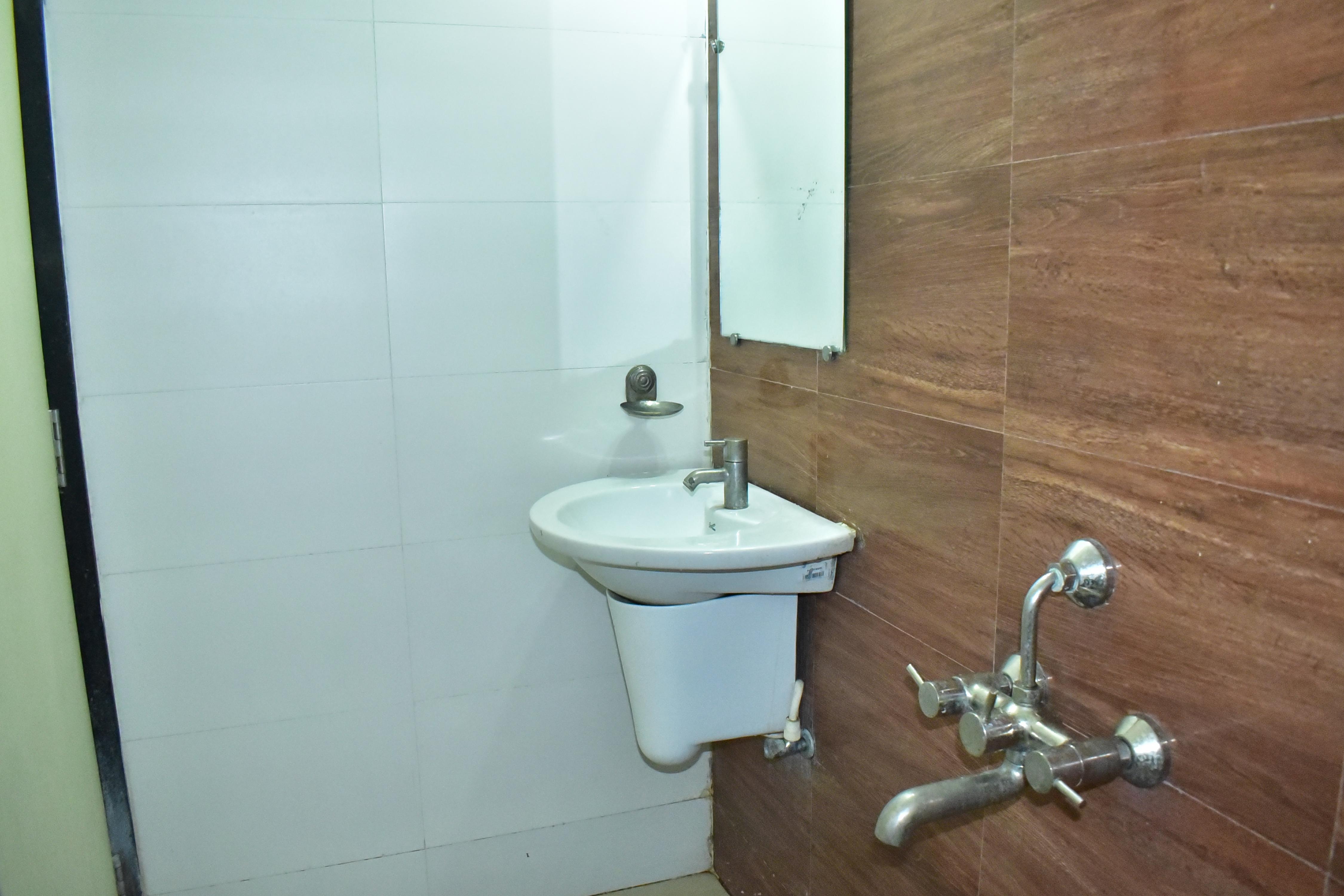 HOTEL SAI GOVIND Room Type - Triple Bed Non-A.C.