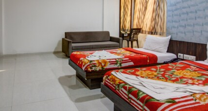 Hotel Nayan Palace Room Type - SUPER DELUXE ROOM A/C