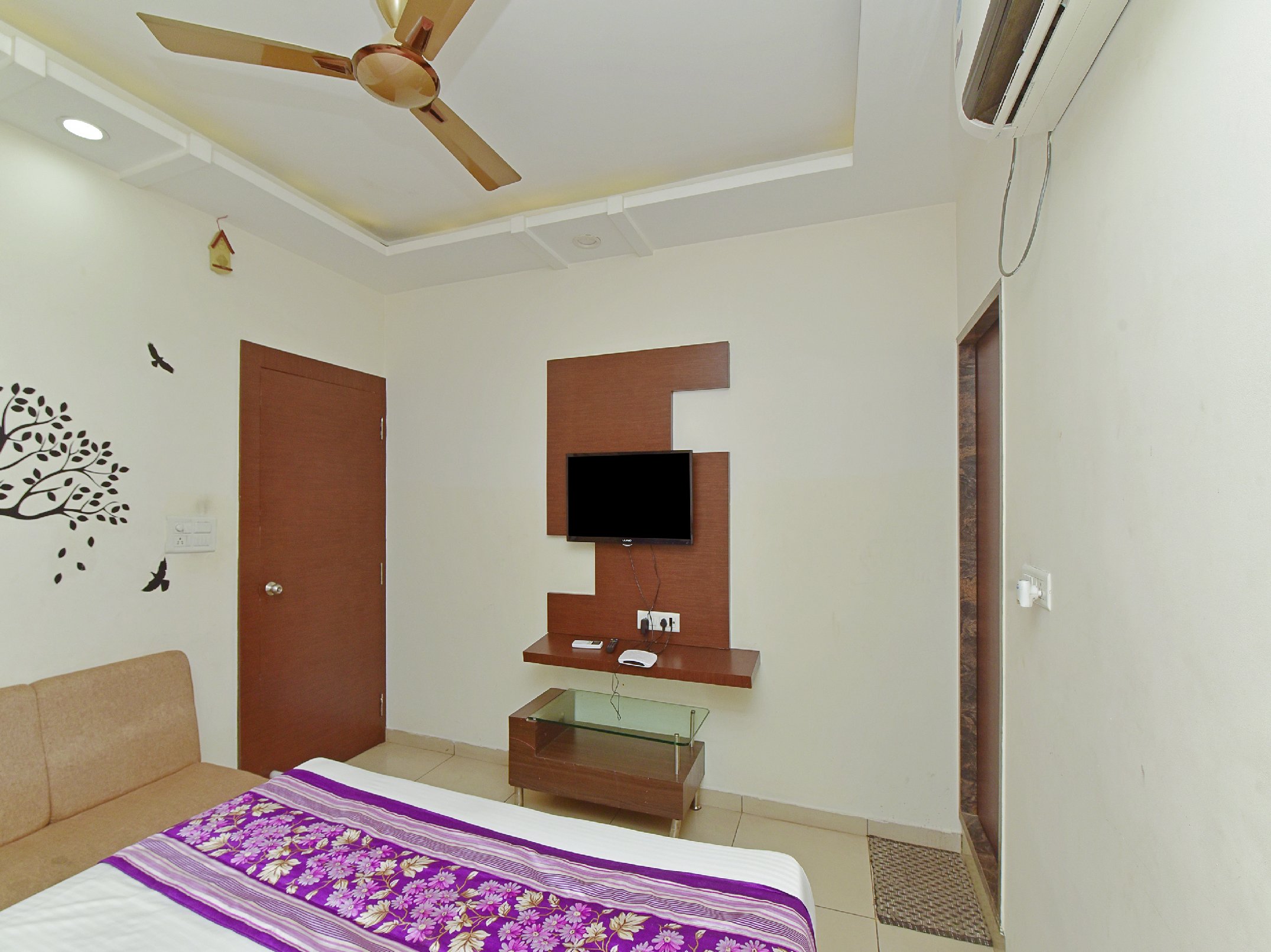 HOTEL JAISHREE PALACE - Tap to explore photos