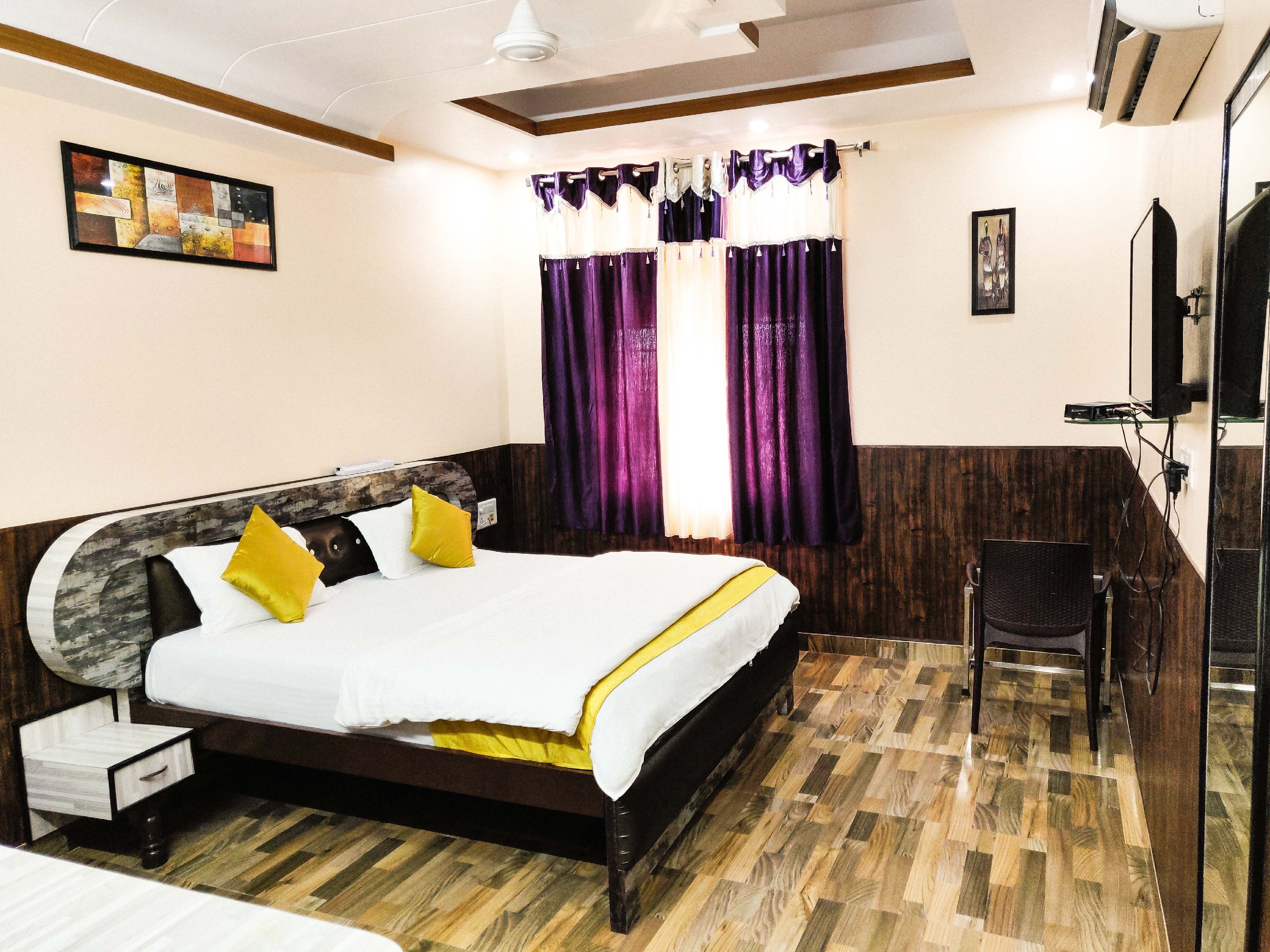 Hotel RB Palace- 500 Meter From Bus Stand Room Type - Super Deluxe