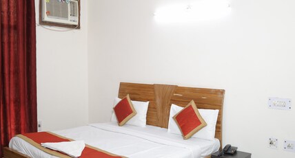 Hotel Akash Palace Room Type - Deluxe Room
