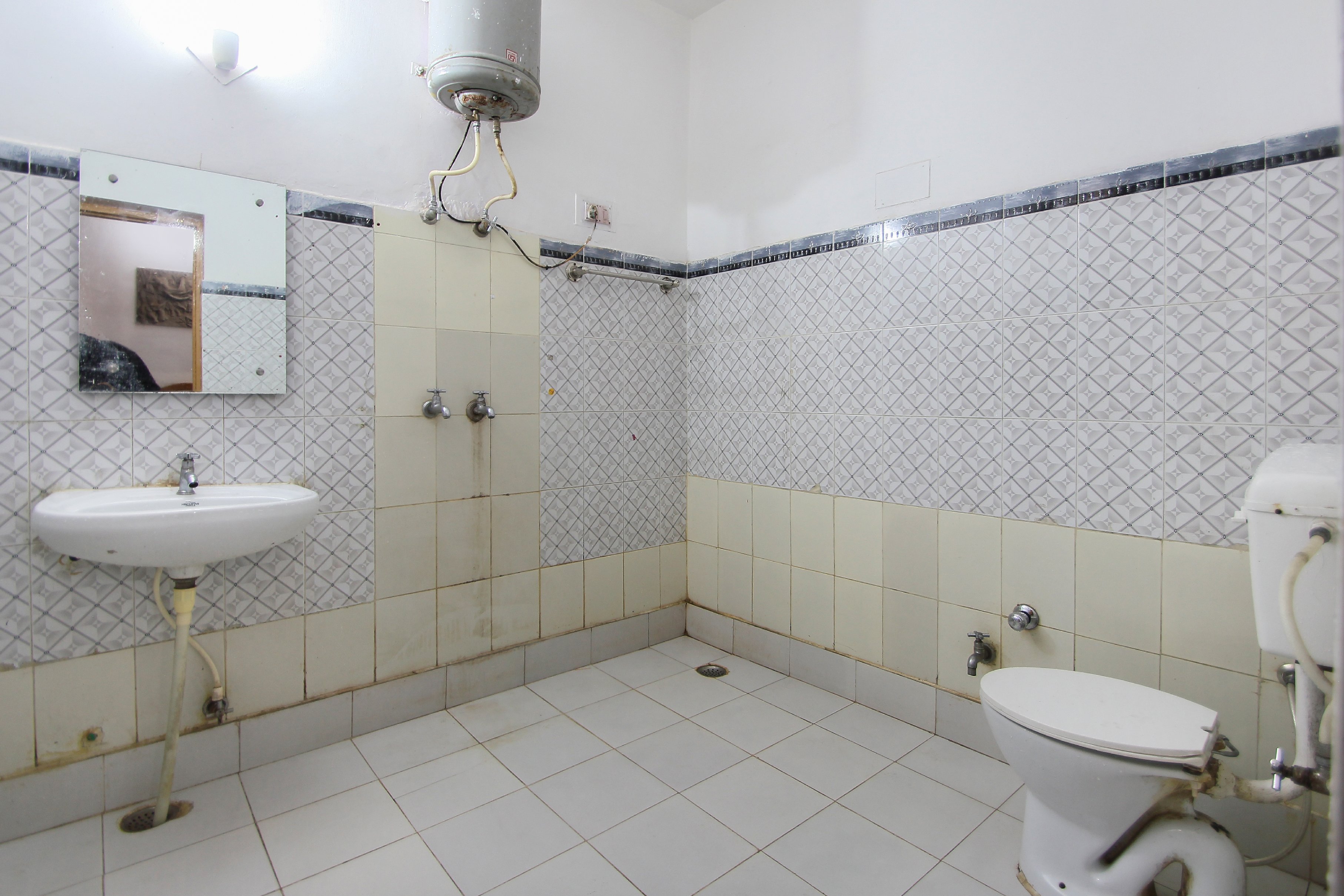 Hotel Kanshi Vishwanath - Tap to explore photos