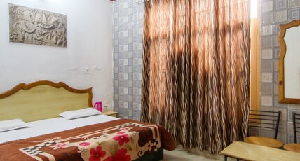 Hotel Kanshi Vishwanath Room Type - 4Bed Family Ac Room