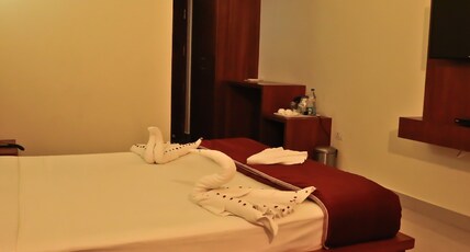 Sasthapuri Hotels Room Type - Deluxe Double Room (Non AC)