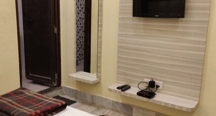 HOTEL ARYA Room Type - NON AC ROOM