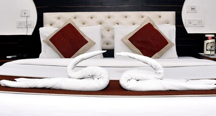 Rajmora Marit Hotel Agra Room Type - Super Deluxe Twin Room