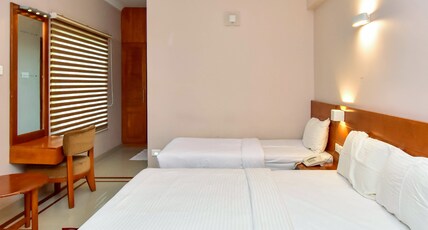 Devanganam Residency Room Type - Three Bed Ac Family Room