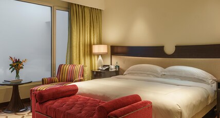Taj Santacruz, Mumbai Room Type - Luxury Room Facade View with Bathtub