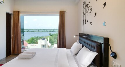 Crystal Lake Suites Apartment | Rooms & Caretaker Room Type - DELUXE LAKE VIEW SUITE