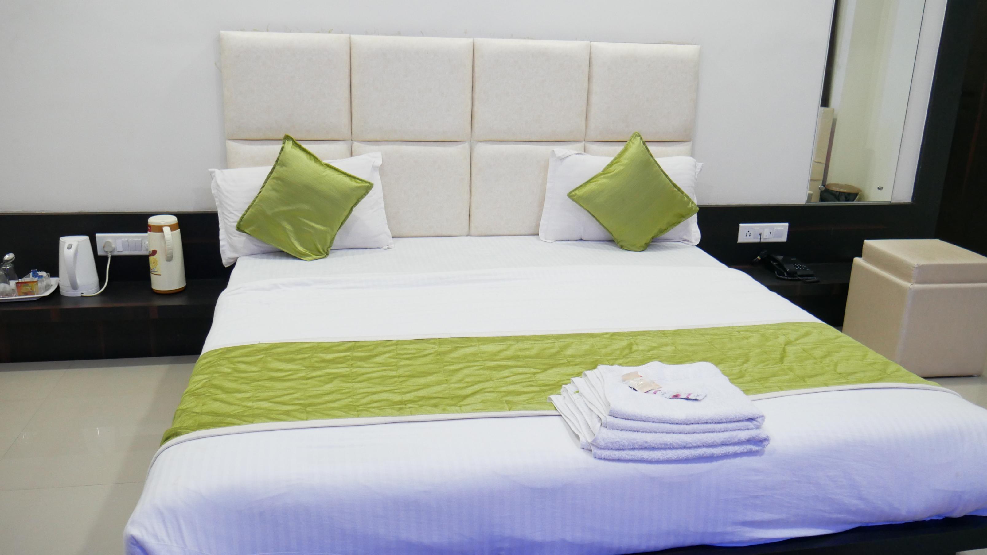Hotel DevRaj Palace Maheshwar Room Type - Suite Room