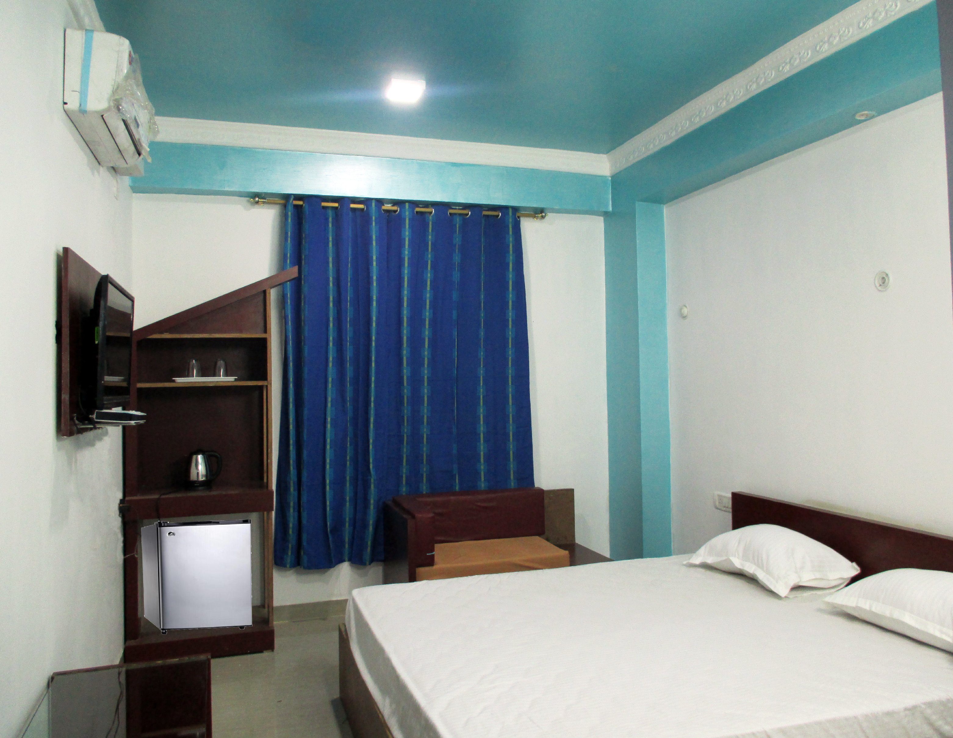 SHREE KRISHNA RESIDENCY Room Type - Executive Room