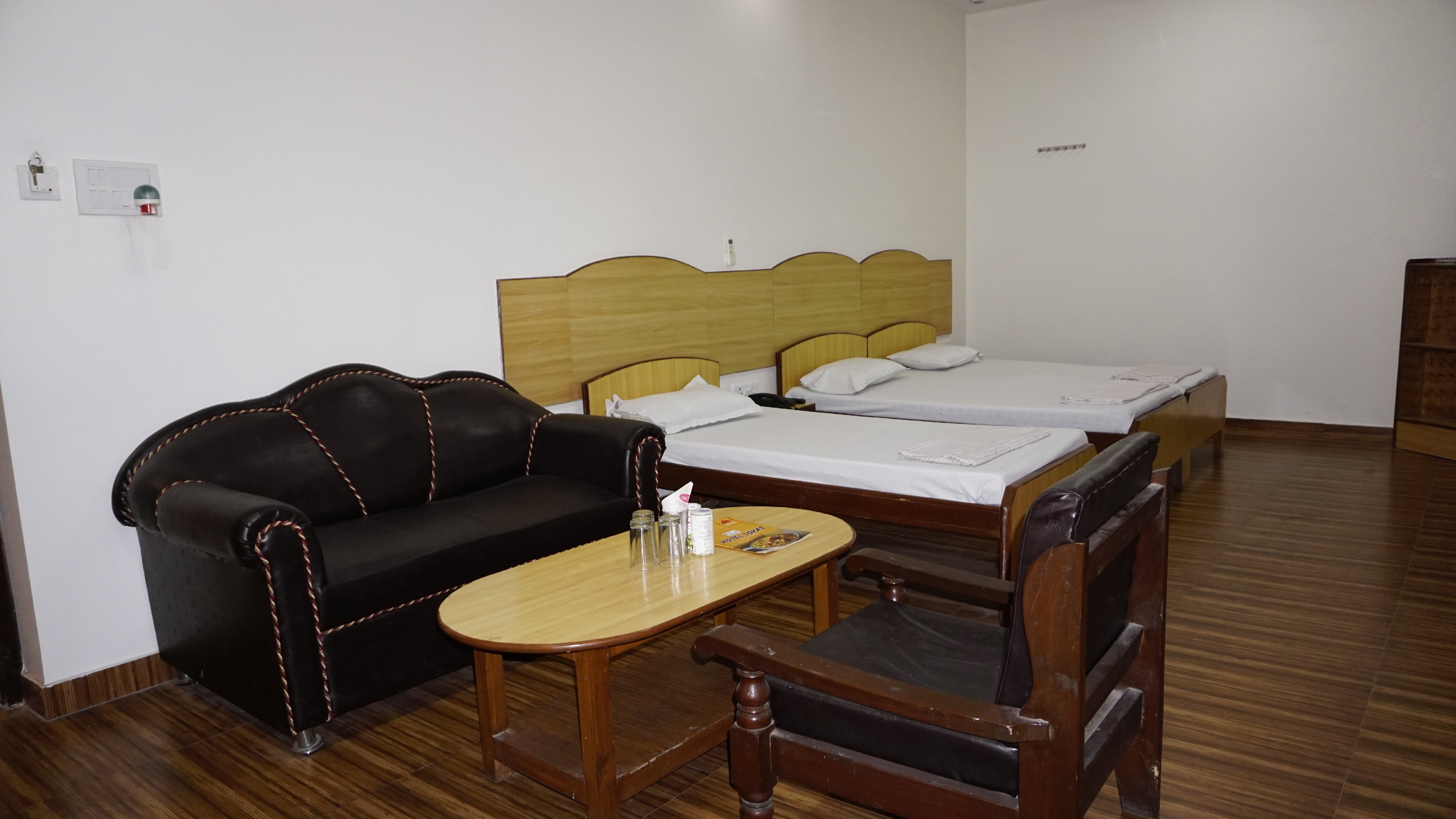 HOTEL TOKAS Room Type - Three Bed SUPER DELUXE