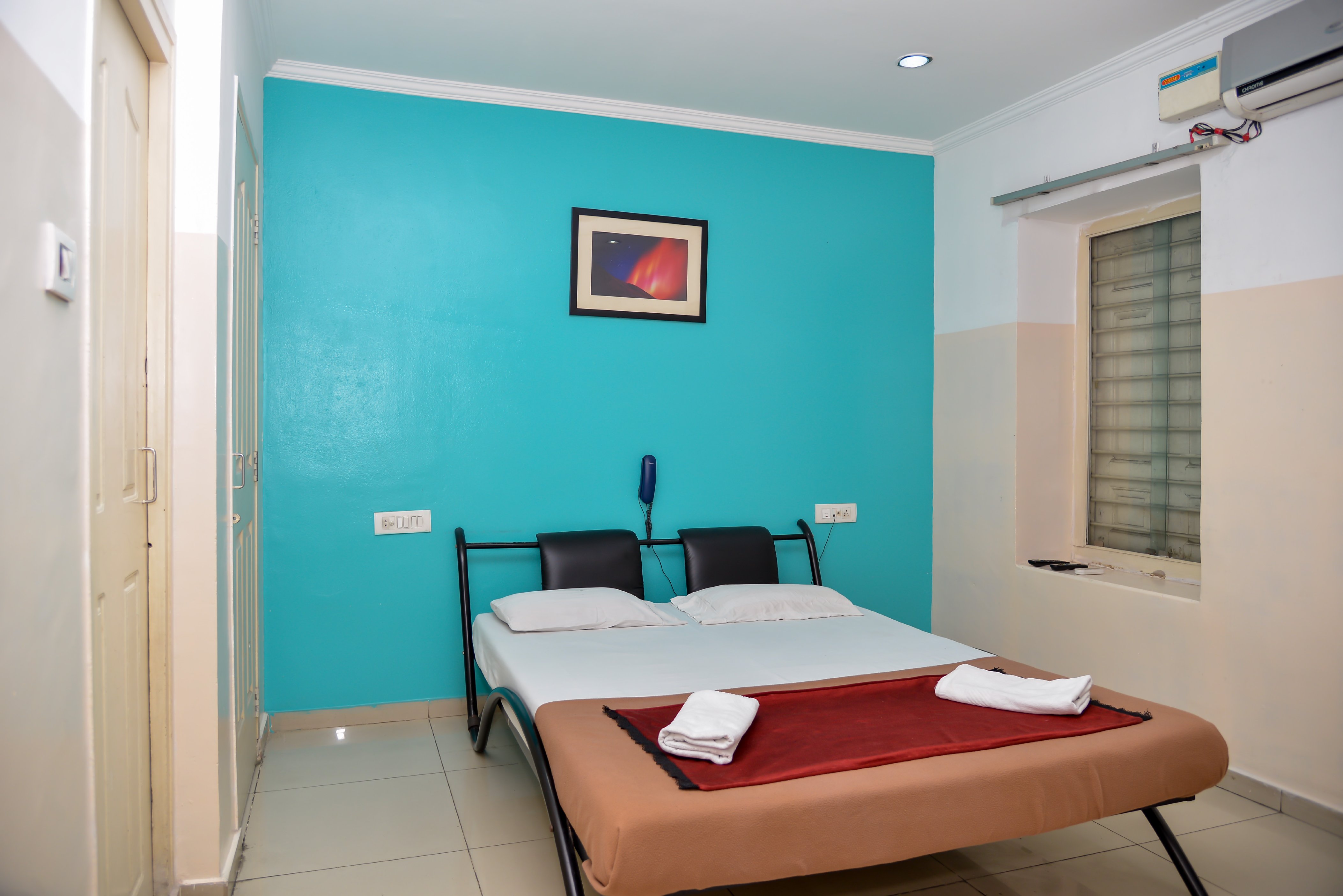 Deccan Comfort Guest House - Tap to explore photos