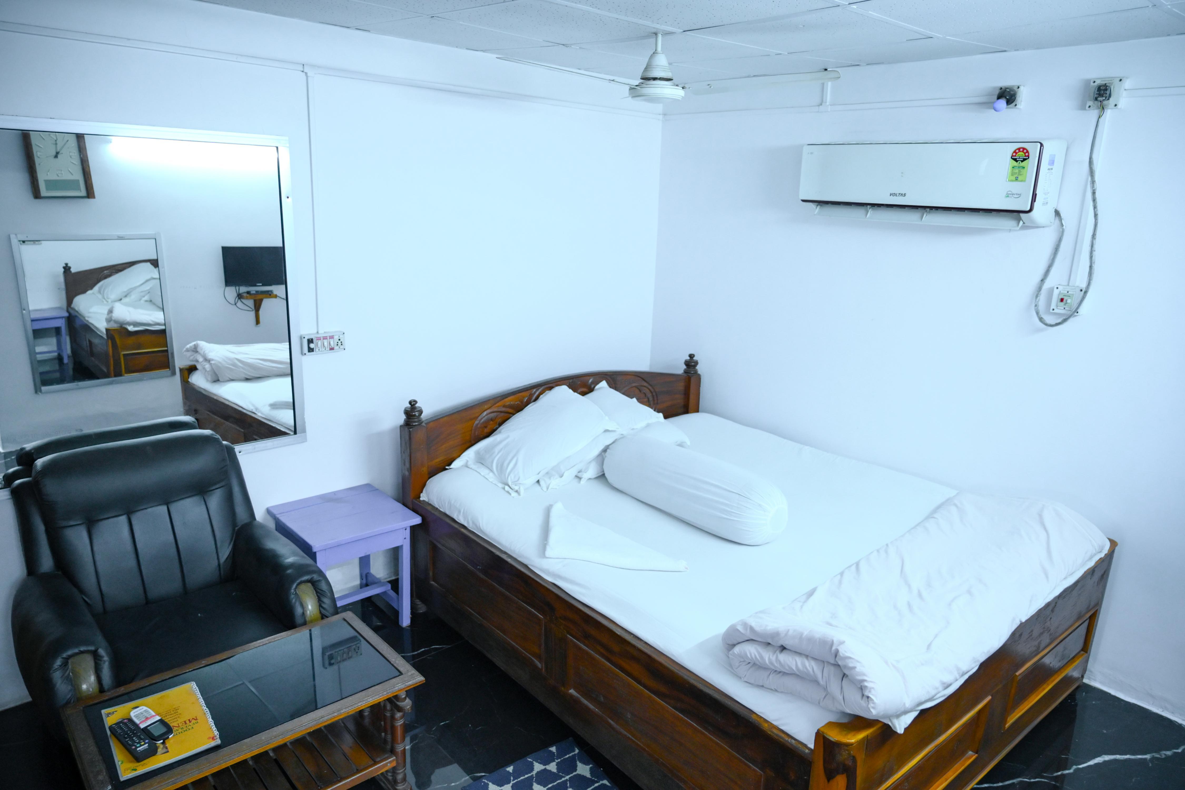 Hotel Banalata - Tap to explore photos