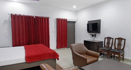 Hotel Shiraz Continental  Room Type - Luxurious Room