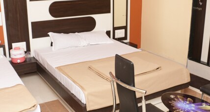 Golden Paying Guest House Room Type - Triple Bed Super Deluxe Family Room AC Golden Paying Guest House Room Type - Triple Bed Super Deluxe Family Room AC