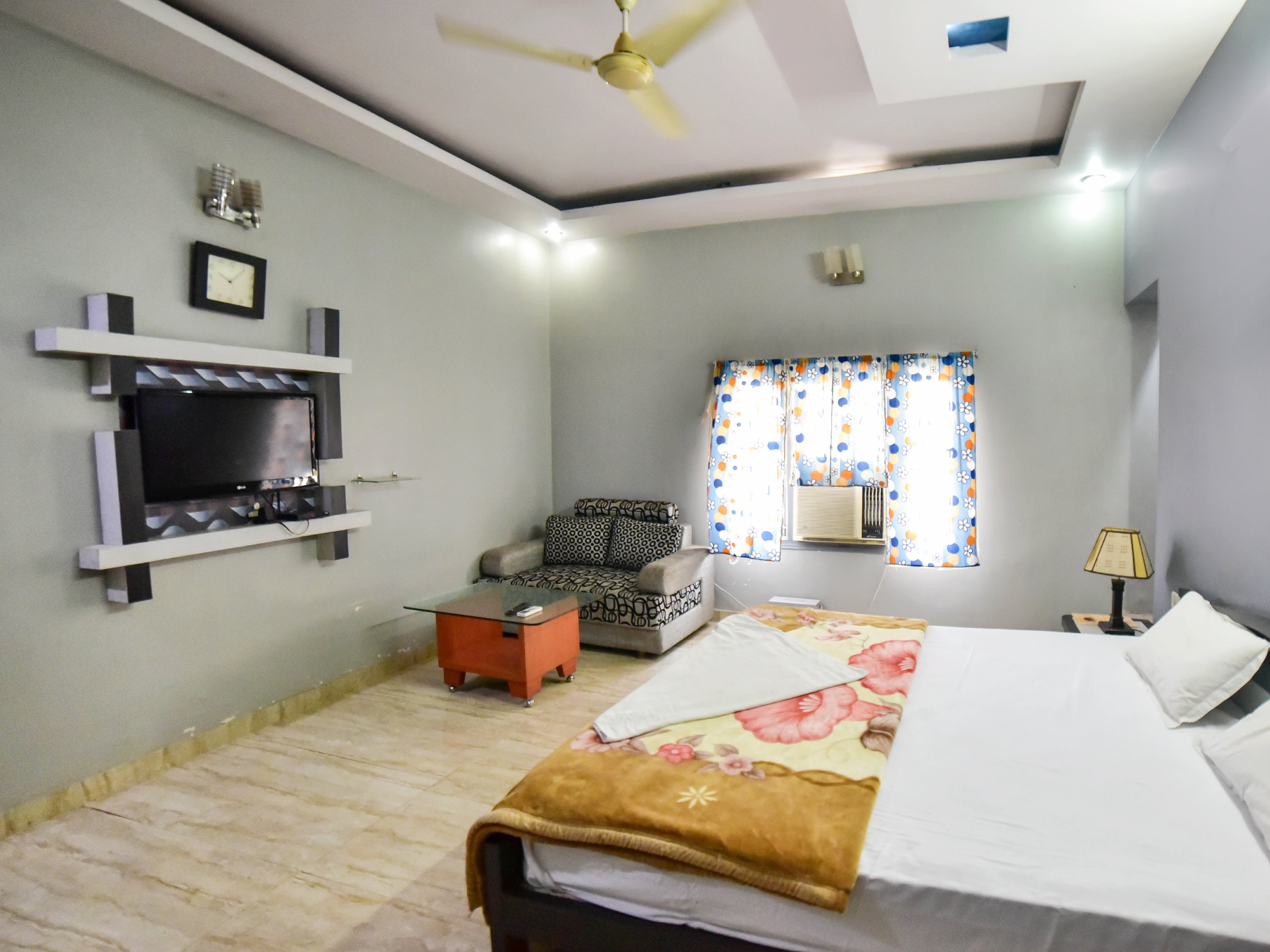 Hotel Naveen Residency Room Type - MINI SUIT