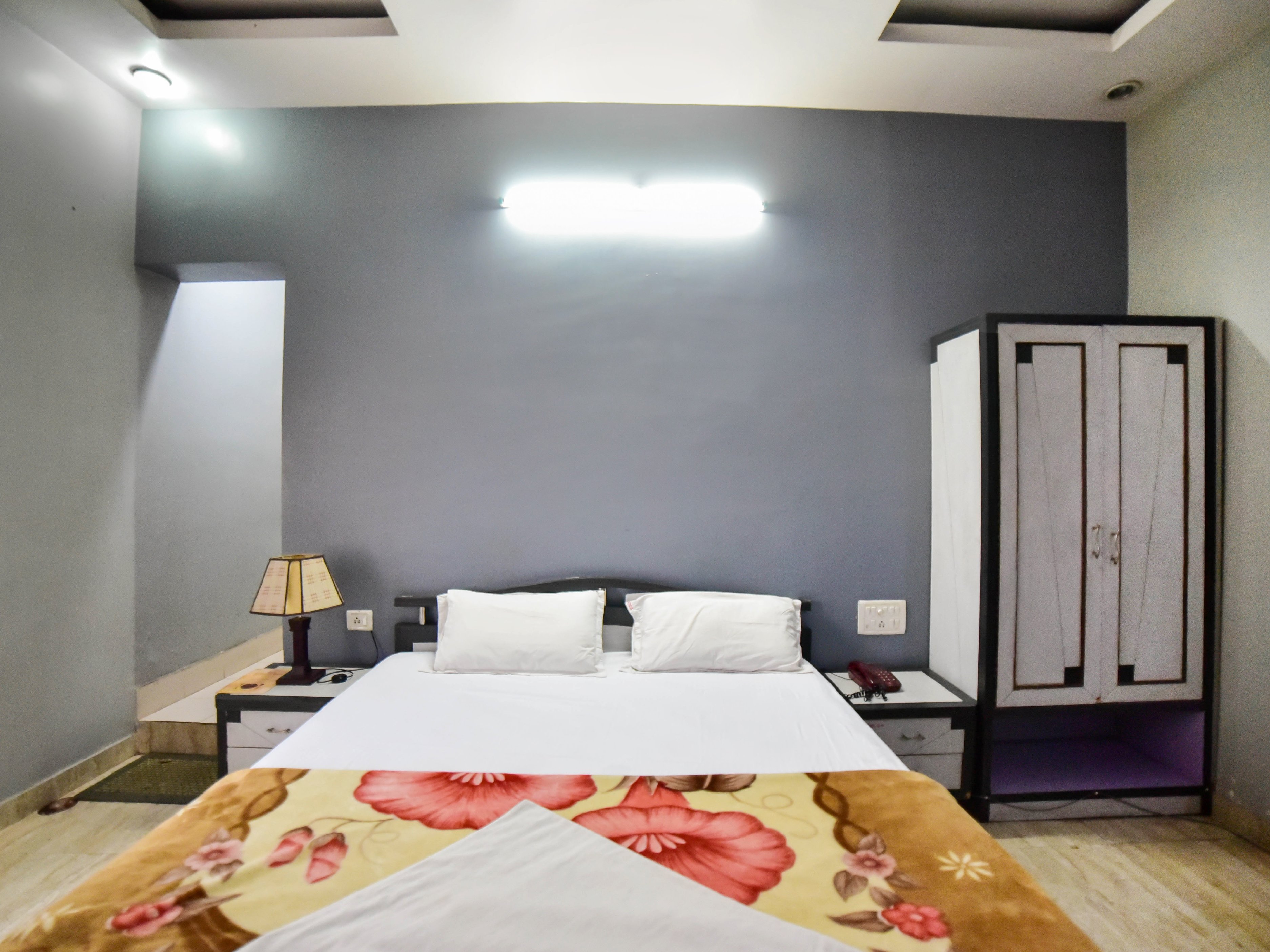 Hotel Naveen Residency - Tap to explore photos