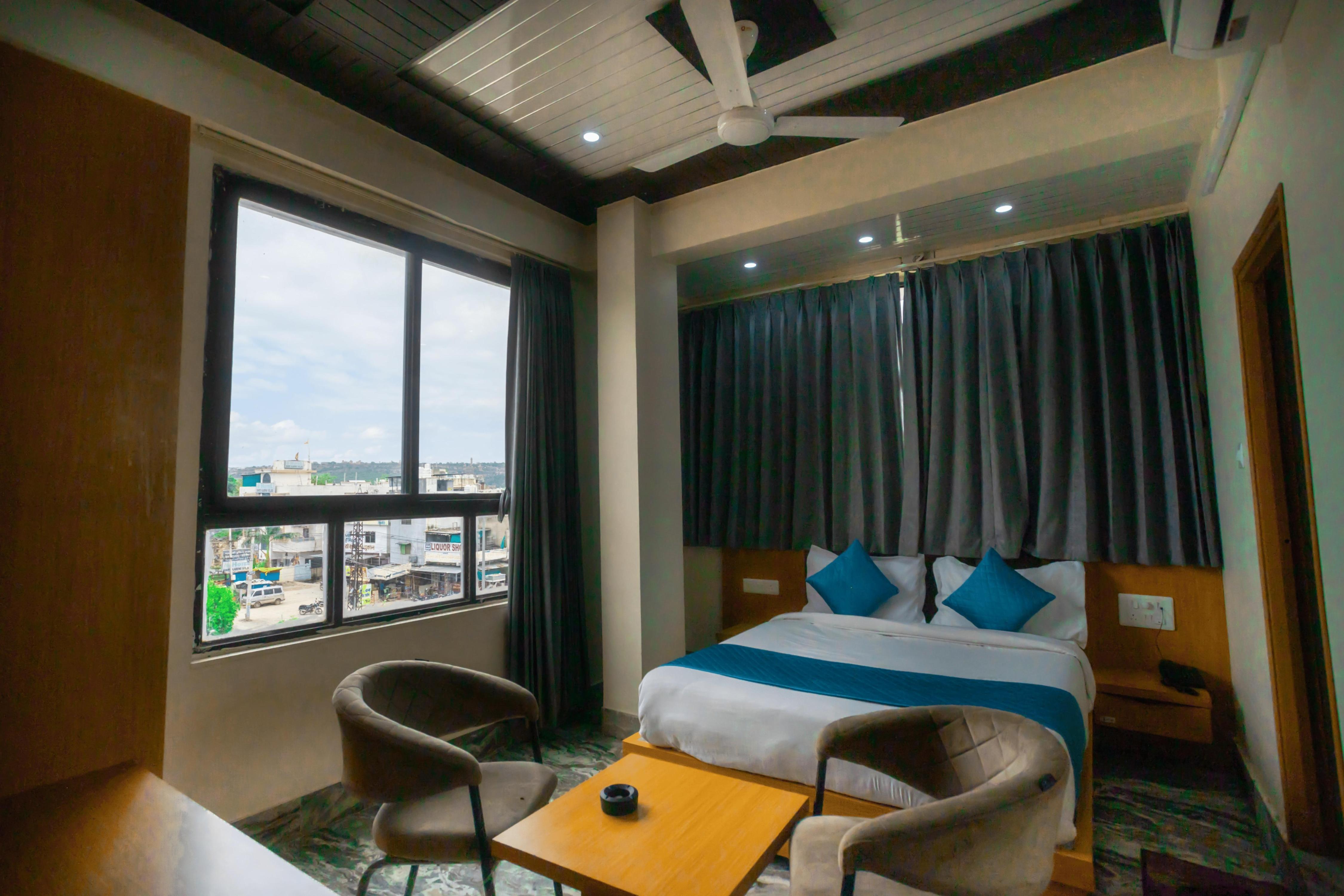 Hotel Kirti Plaza - Tap to explore photos