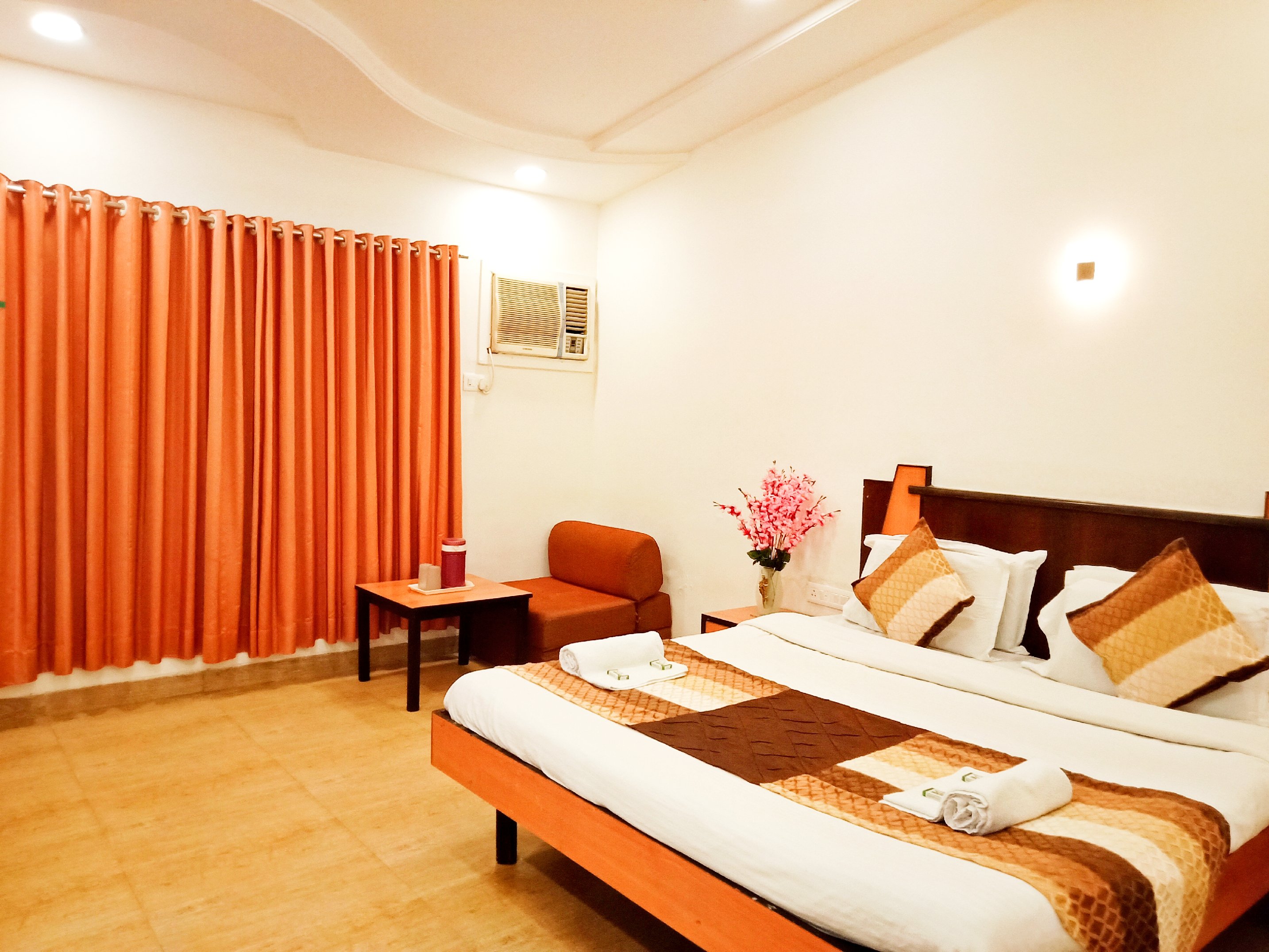 Hotel Sangam Executive  Room Type - COUPLE ROOM AC
