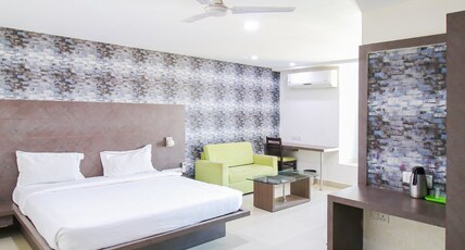 HOTEL SAMDAREEYA Room Type - Executive Room