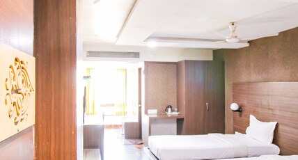 HOTEL SAMDAREEYA Room Type - Deluxe Room