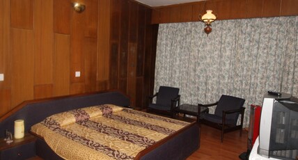 Hotel Pinewood, Barog (HPI-DC) Room Type - DBR Deluxe (Bridal Suite)