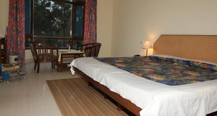 Hotel Baghal, Darlaghat (HPTDC) Room Type - Baghal Suite A/C(DBR)