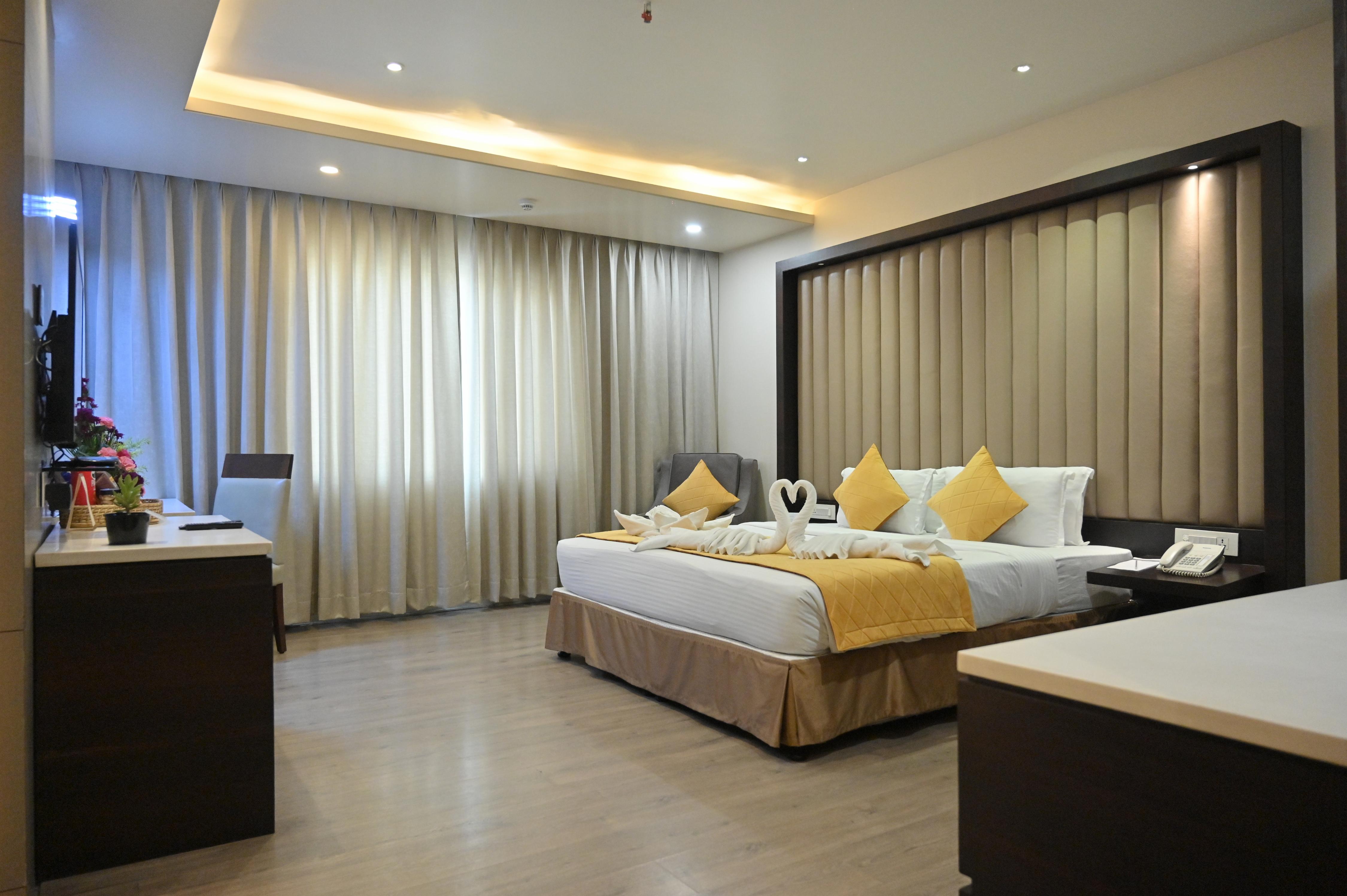 Hotel Palacio, Khanapara - Tap to explore photos