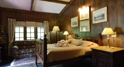 Mikes Forest Retreat Room Type - Camellia Deluxe Room