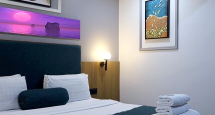 HOTEL GOLD LEAF Room Type - Deluxe Room
