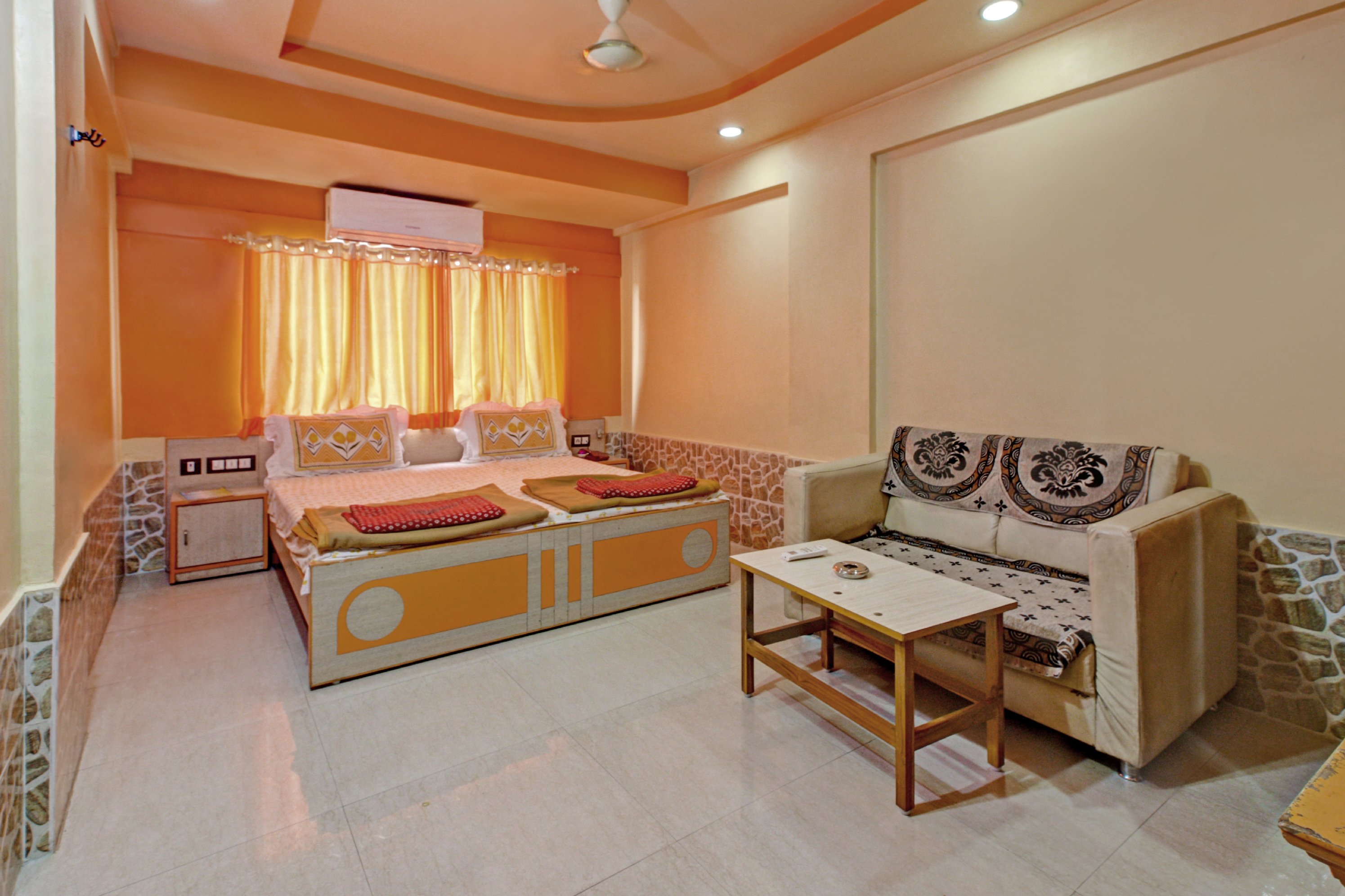 Hotel Kaveri - Tap to explore photos