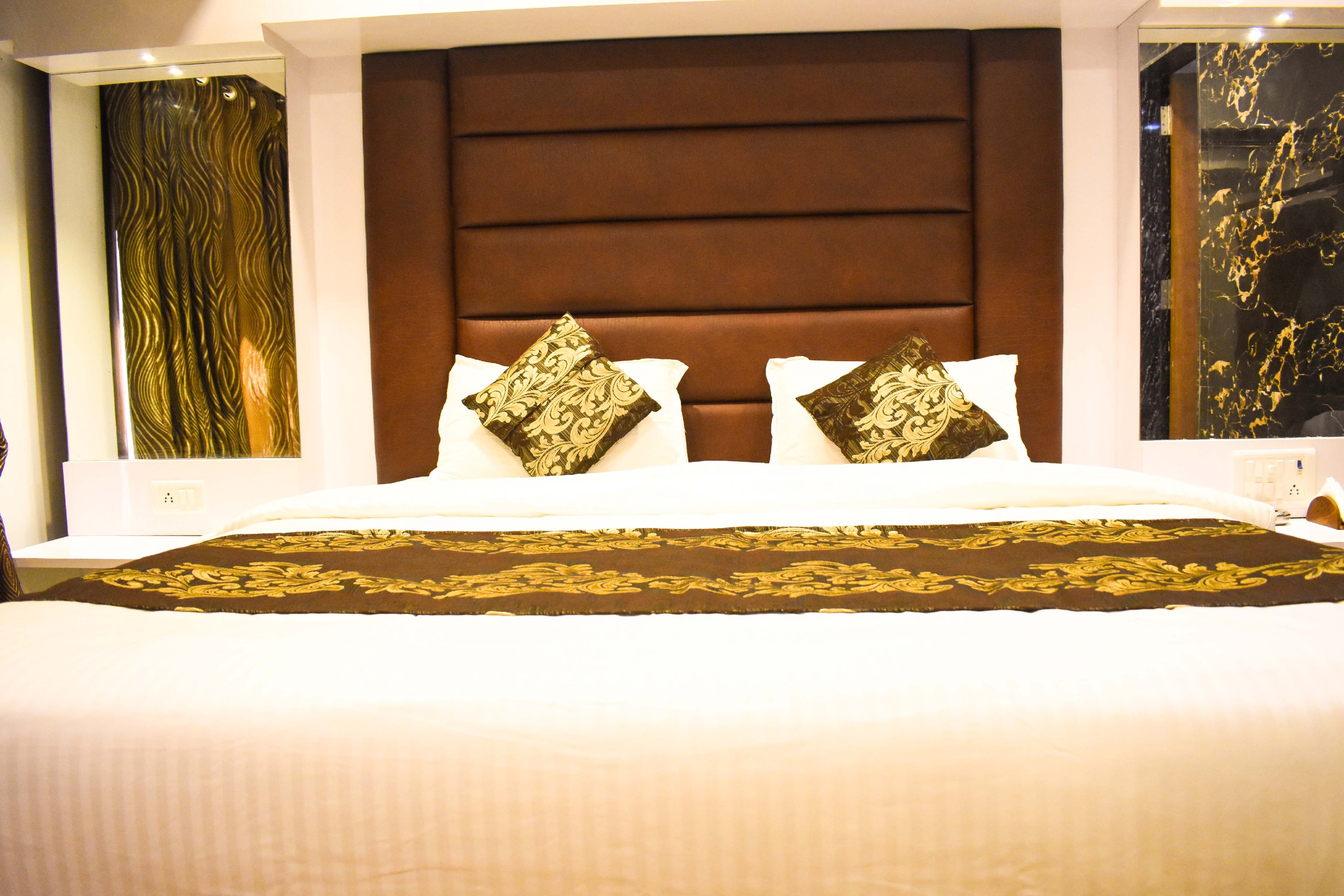 Hotel Alibaba, Mumbai Room Type - Deluxe