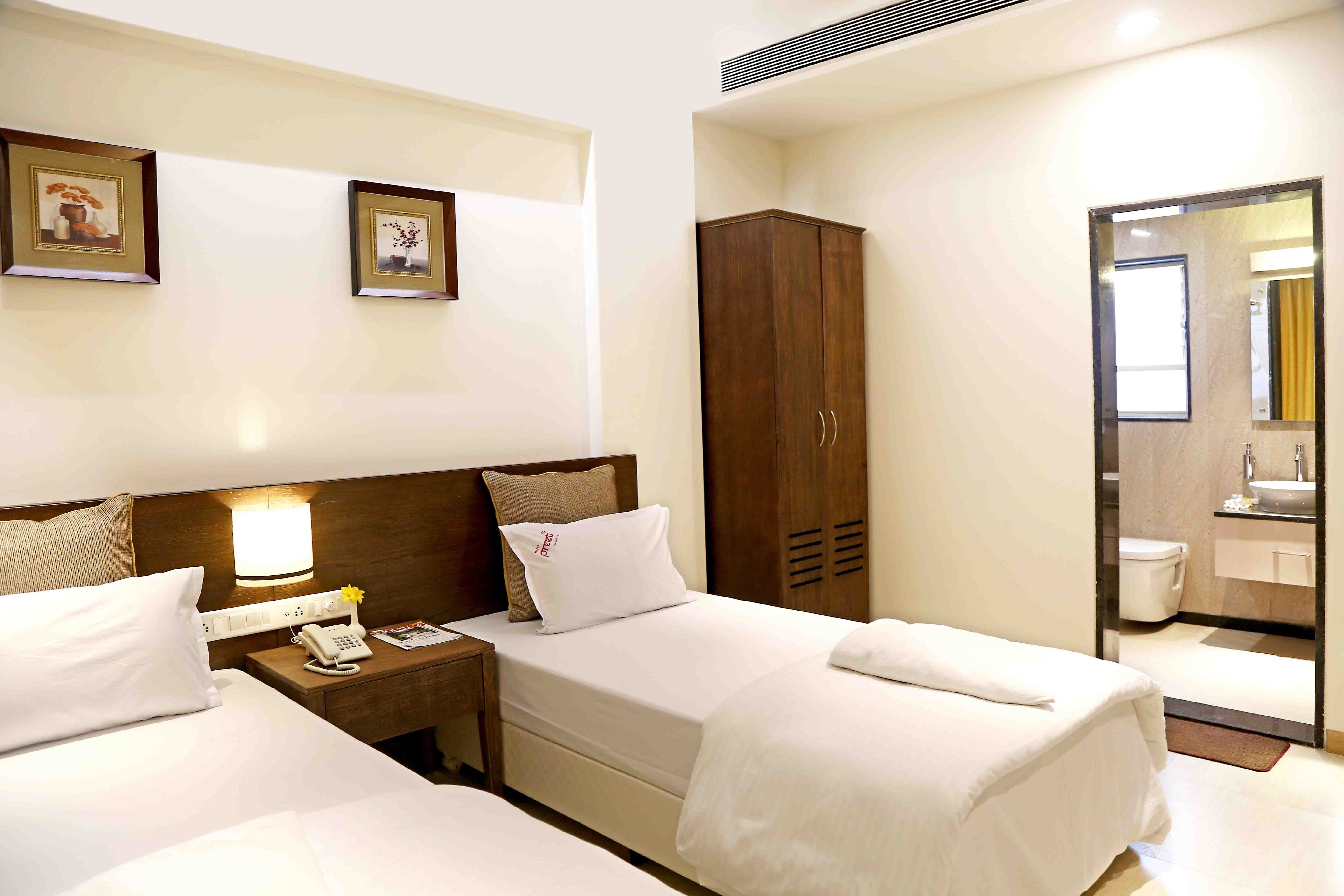 Hotel Preeti Executive Room Type - Deluxe Twin Bedded Room