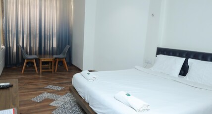 HOTEL SUDARSHAN PALACE Room Type - Deluxe Suite Room